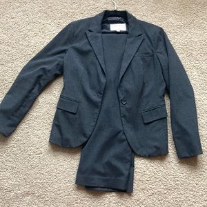 Banana Republic size 4P charcoal grey pantsuit
